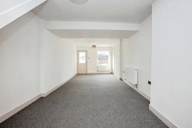 Sutton Road, Huthwaite, NG17, photo 3