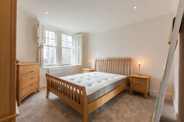 Photo 3 — Flat 5, 4 Gunthorpe Street, London