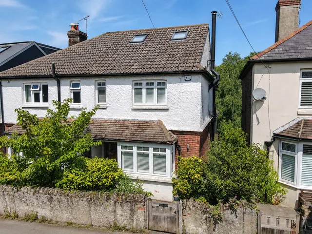 Glen Road, Grayshott, GU26, photo 1