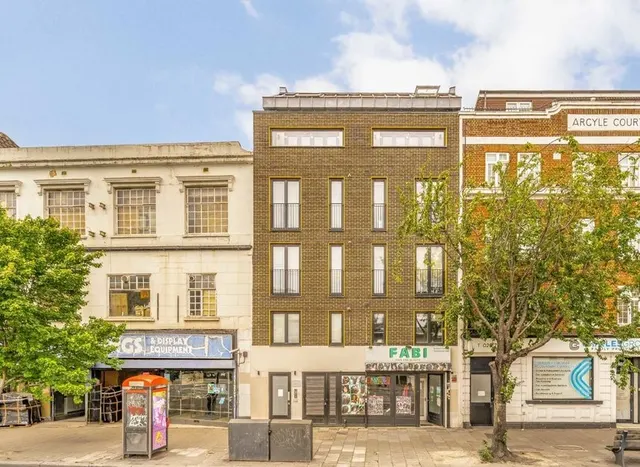 Seven Sisters Road, Holloway, N7, photo 1
