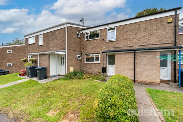 Photo 2 — Beeches Way, West Heath, Birmingham, B31 3RJ