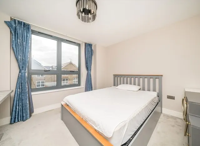 Antoinette Close, Kingston Upon Thames, KT1, photo 3