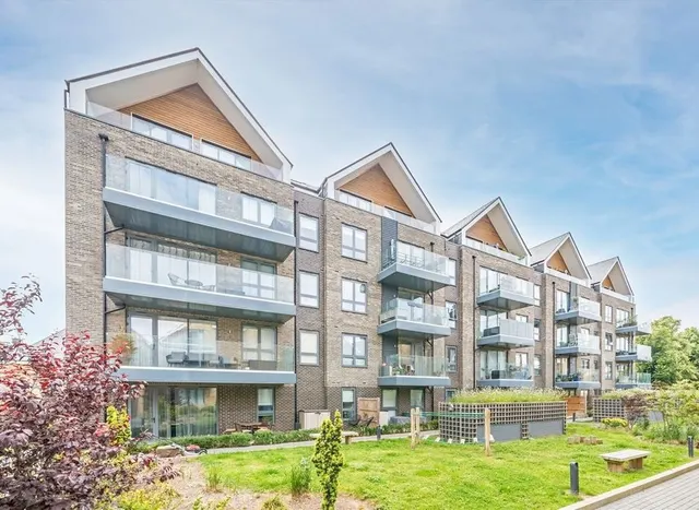 Antoinette Close, Kingston Upon Thames, KT1, photo 1