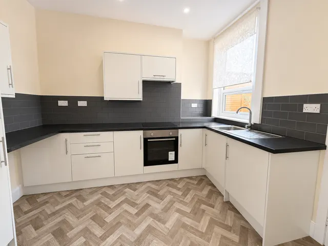 Aire Terrace, Castleford, WF10, photo 1