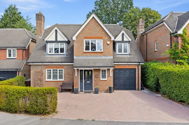 Birch Grove, Felbridge, East Grinstead, East Grinstead, RH19 2TS, photo 1