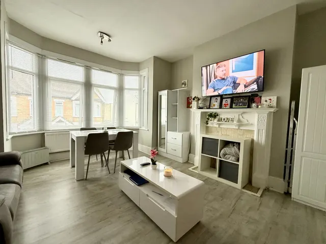 Ronald Park Avenue, Westcliff-on-sea, SS0, photo 3