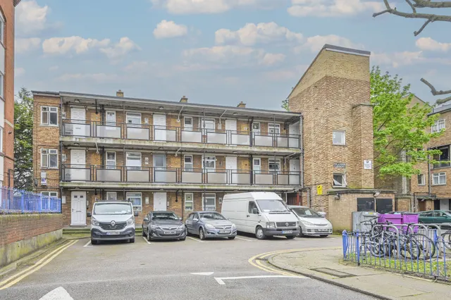 66 Solander Gardens, London, photo 1