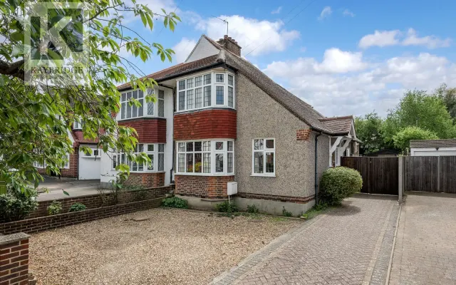 Briarwood Road, Stoneleigh, KT17, photo 1