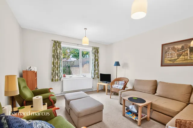 Domville Close, London, N20, photo 3