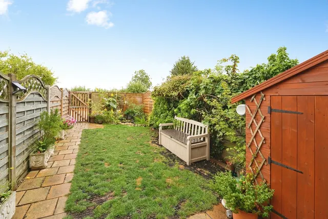 Photo 2 — Sandhurst Lane, GLOUCESTER, Gloucestershire, GL2