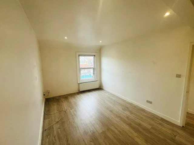 Photo 3 — Boundary Road, Hove, East Sussex, BN3