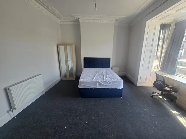 Photo 3 — Room 1, 83 Thompson Road, Sunderland