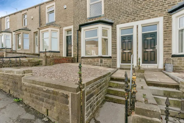Brunshaw Road, Burnley, Lancashire, BB10, photo 1