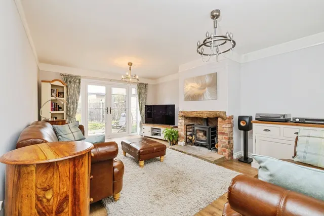Photo 2 — 12b East Road, Navenby, Lincolnshire, LN5