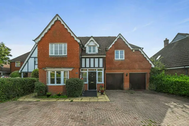 Wheatley Close, Hornchurch, RM11, photo 1