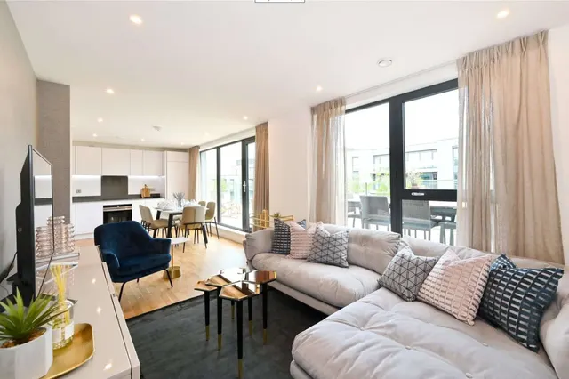 Hawthorne Crescent, London, SE10, photo 1