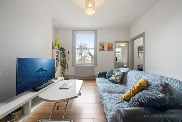Photo 3 — First Floor Flat, 5 Middleton Grove, London, London, N7 9LU