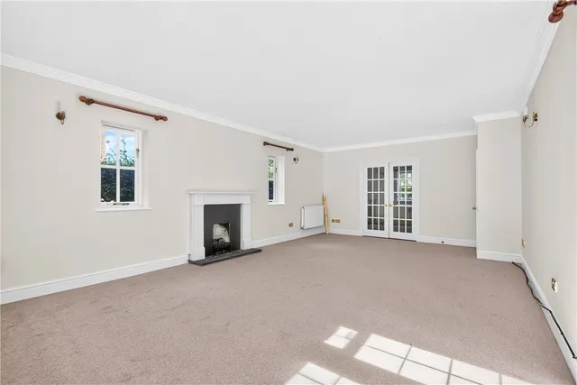 Whitethorn Close, Stoke Mandeville, HP22, photo 3