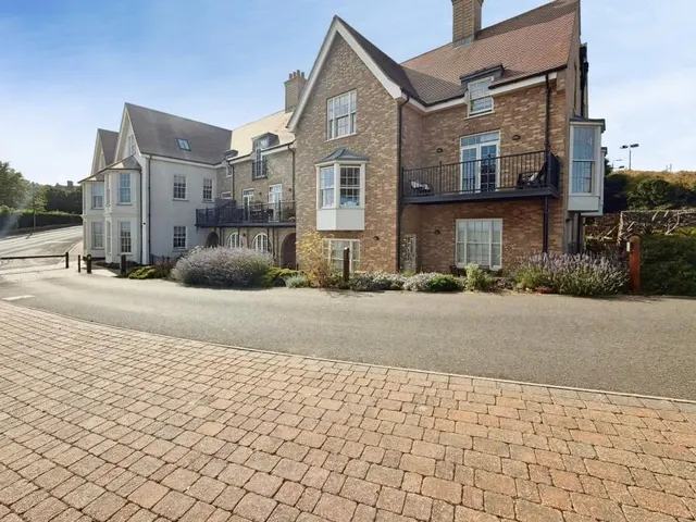 Undercliff Road East, Felixstowe, IP11, photo 1