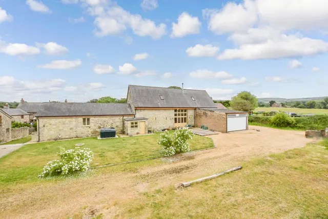7 bedroom barn conversion, Whitwell, PO38