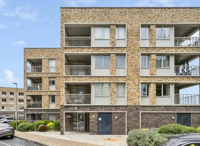 Cornforth Lane, Mill Hill, NW7, photo 1