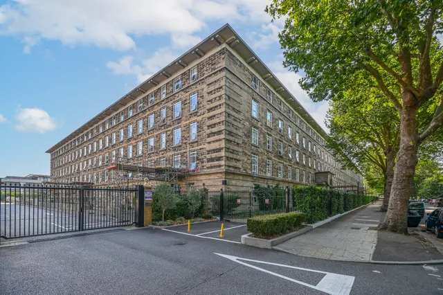 40 Bromyard House, Bromyard Avenue, London, photo 1