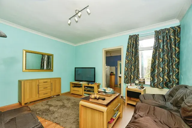 Swindon Road, Wroughton, SN4, photo 2