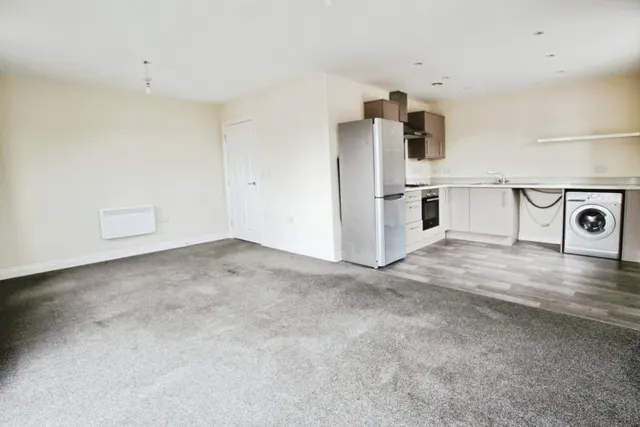 Photo 3 — Kingsway Gardens, West Yorkshire, Ossett, WF5