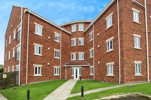 Kingsway Gardens, West Yorkshire, Ossett, WF5, photo 1