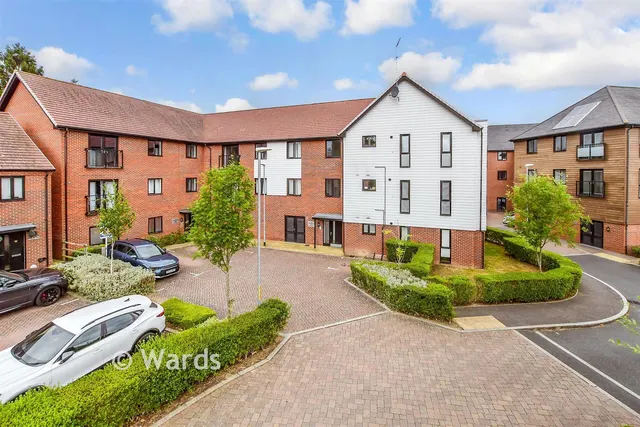 Charlotte Way, Leybourne, ME19, photo 1