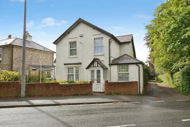 Sandwich Road, Whitfield, Dover, Kent, CT16, photo 1