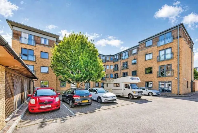 Effra Parade, Brixton, SW2, photo 3