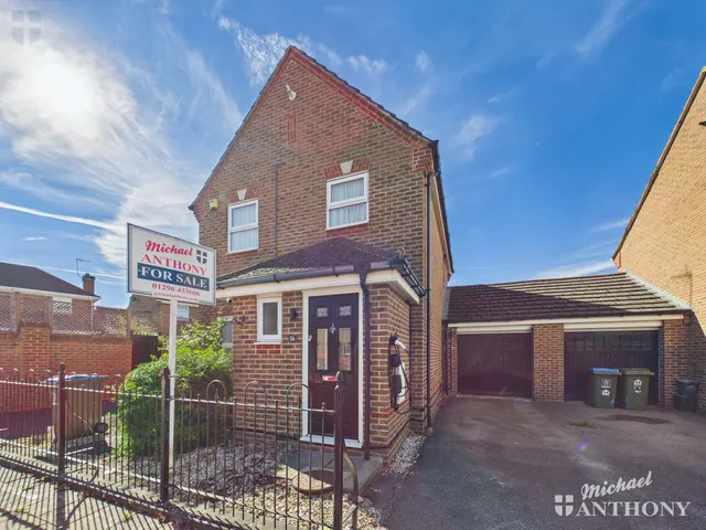 Sandhill Way, Aylesbury, HP19, photo 1