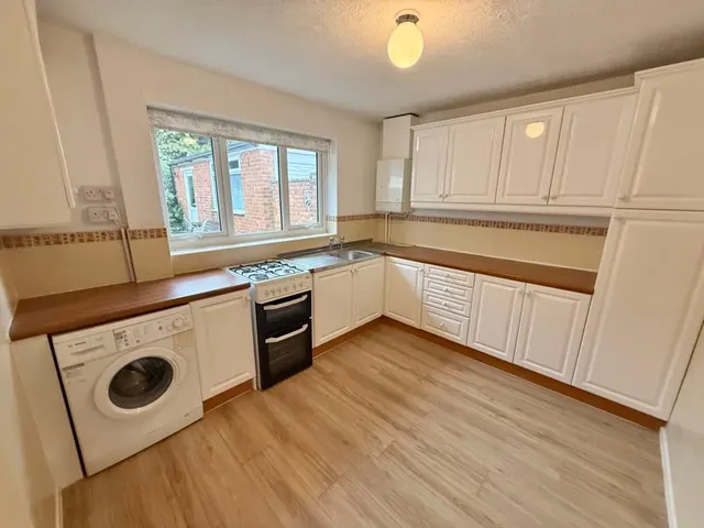 Photo 3 — Willow Way, Flitwick MK45 1LN