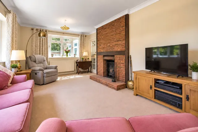Grosvenor Road, Medstead, GU34, photo 2