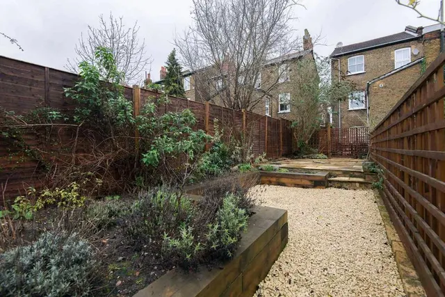 Sunnyhill Road, London, SW16, photo 2