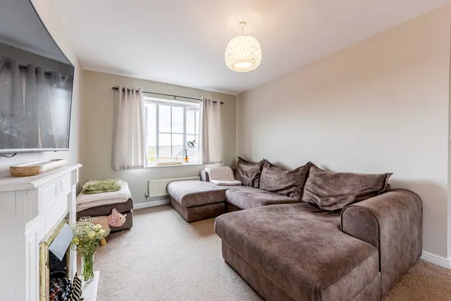 Photo 2 — Lingmoor Grove, Aldridge, Walsall, WS9 8BY