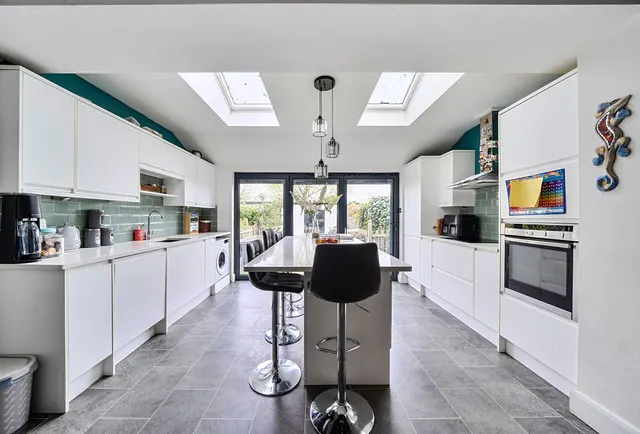 Photo 2 — Aragon Road, Morden, SM4 4QQ