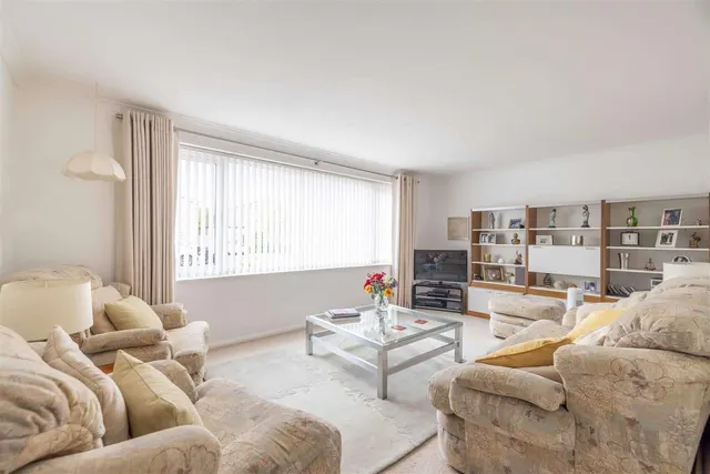 Photo 2 — Newberry Cresent, Windsor, SL4 5SN