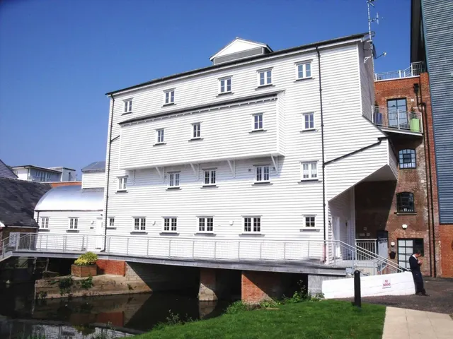 Weir Court, Canterbury, photo 1
