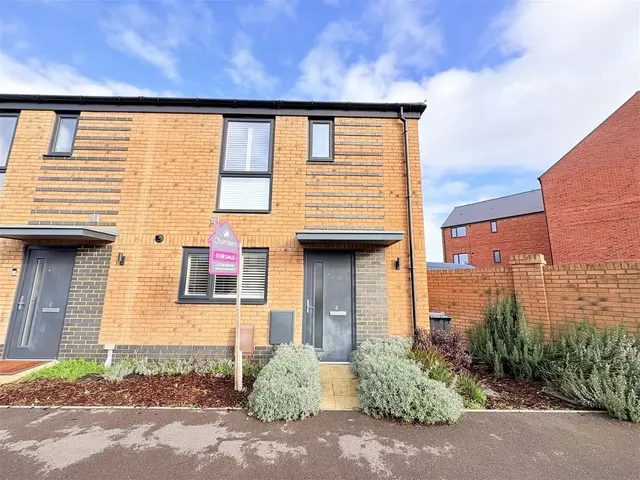 Photo 2 — Ocean Road, Lee-On-The-Solent