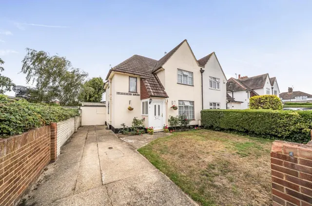 Barnehurst Close, DA8, photo 2