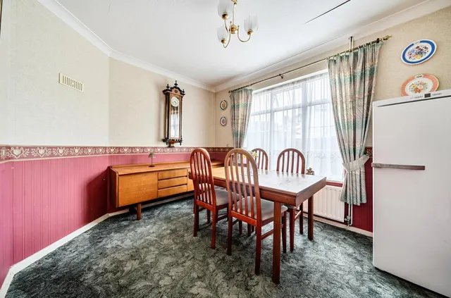 Barnehurst Close, DA8, photo 3