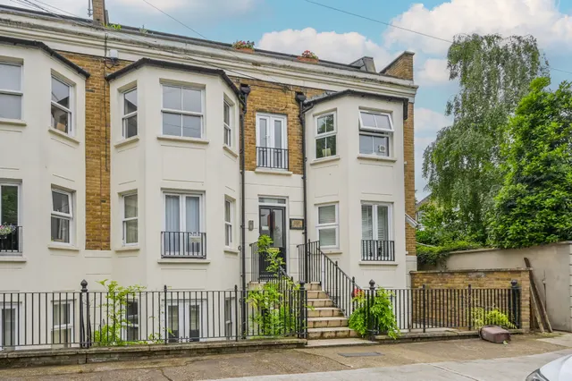 10 Swan Court, 10 Agnes Street, London, photo 1