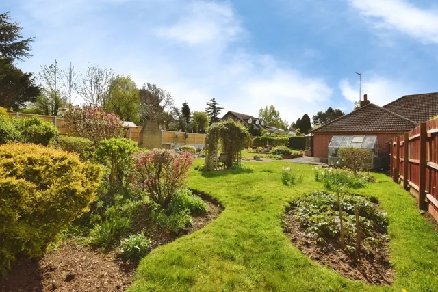 Photo 2 — Dalby Avenue, Bushby, LEICESTER
