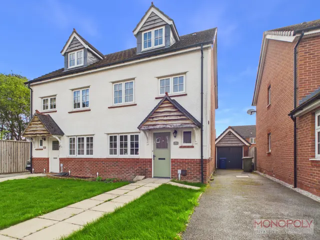 Malham Court, Gwersyllt, LL11, photo 1