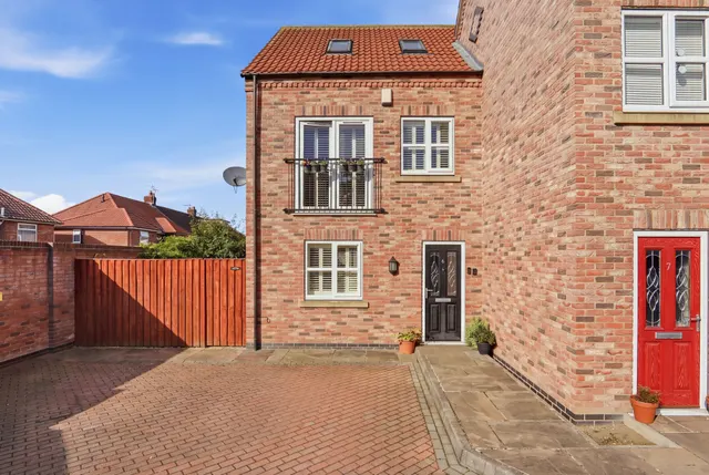 Holly Bank Close, York, YO24, photo 1