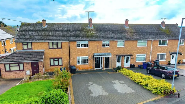 Hawthorn Crescent, Burton-On-Trent, DE15, photo 1