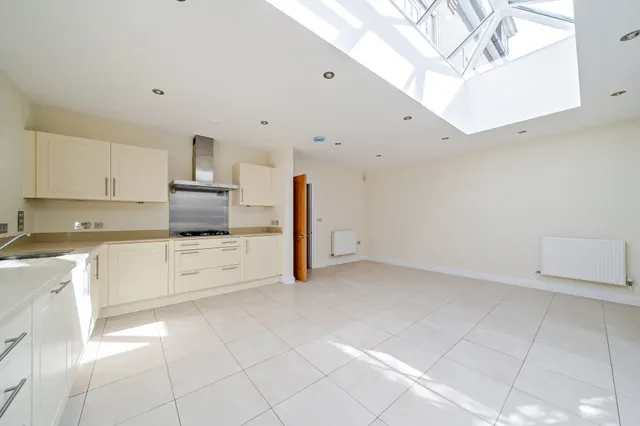 Photo 3 — Lincoln Grove, Weybridge, KT13