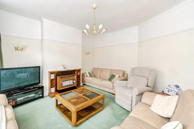Twyford Avenue, Upper Shirley, SO15, photo 2